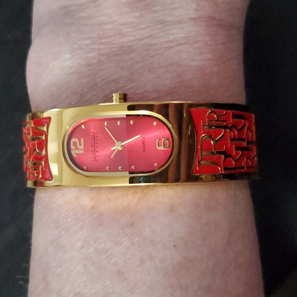 Joan Rivers Classics V377 Watch